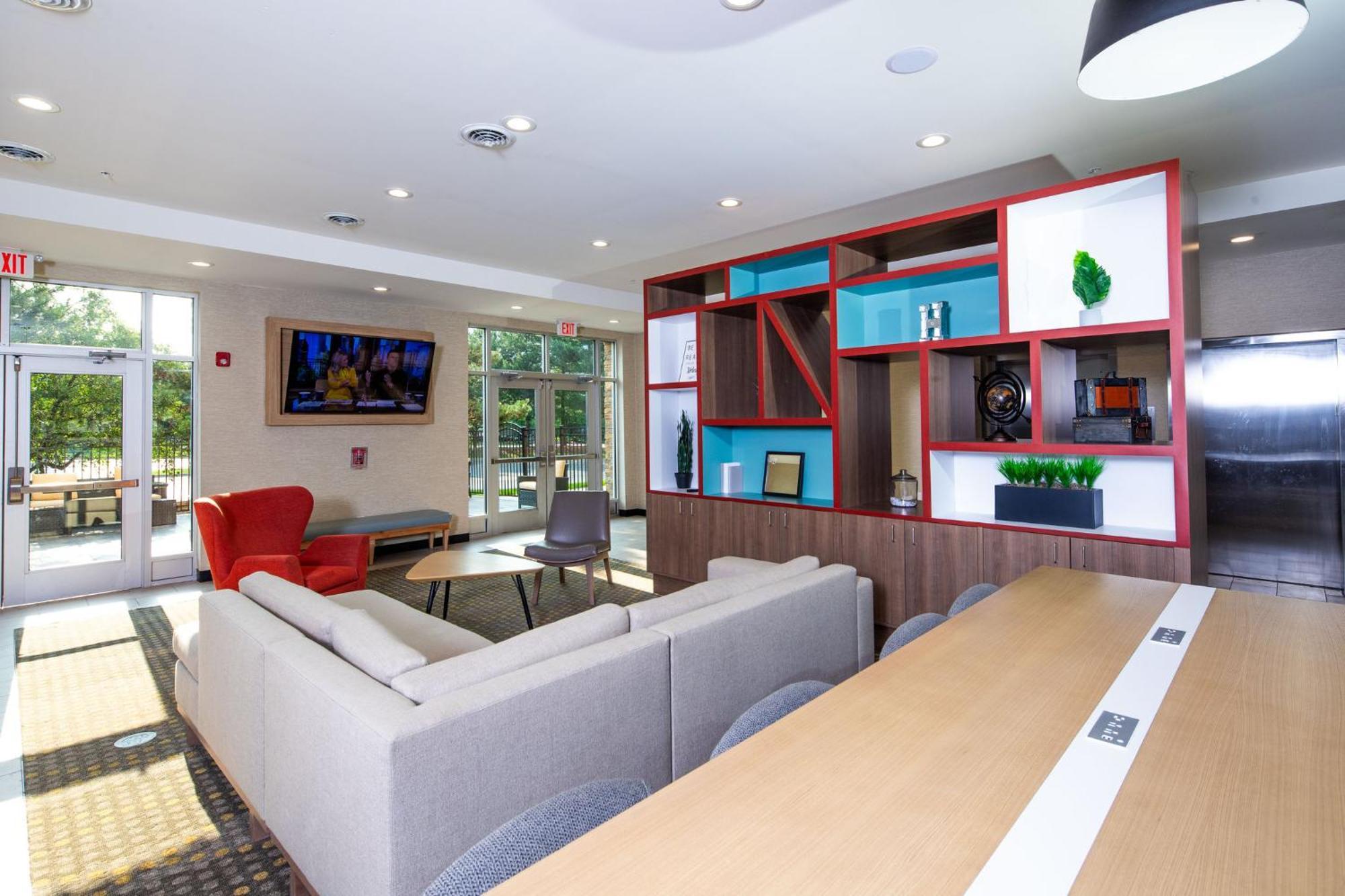 Holiday Inn & Suites Detroit - Troy By Ihg Exterior photo